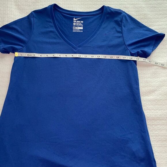 XL Nike Blue Athletic Cut V-Neck DriFit T-Shirt - Picture 7 of 7